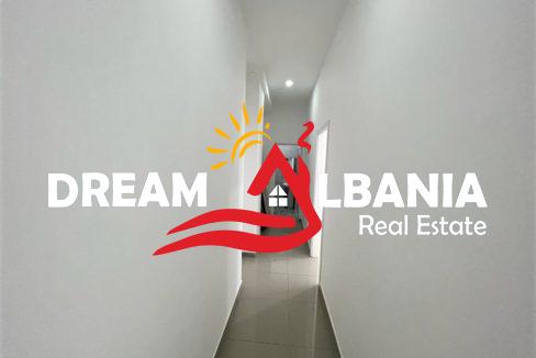 Dyqan ne shitje ne Tirane (5)