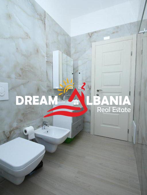 Hotel ne Shitje ne Rradhime Buze Detit (10)