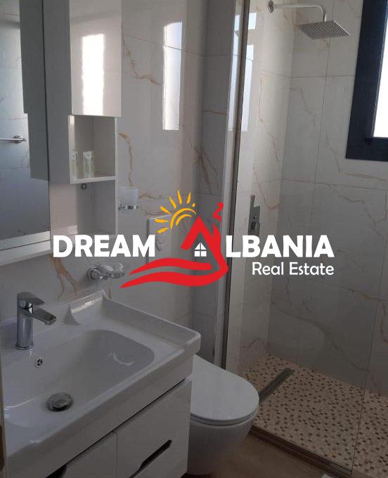 Hotel ne Shitje ne Rradhime Buze Detit (7)