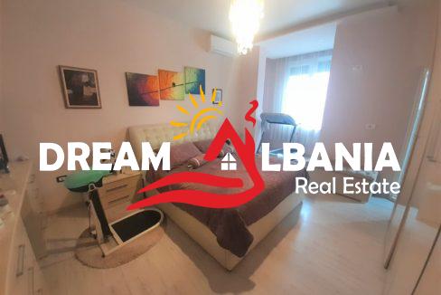 Vile ne shitje ne rrugen Don Bosco ne Tirane (19)