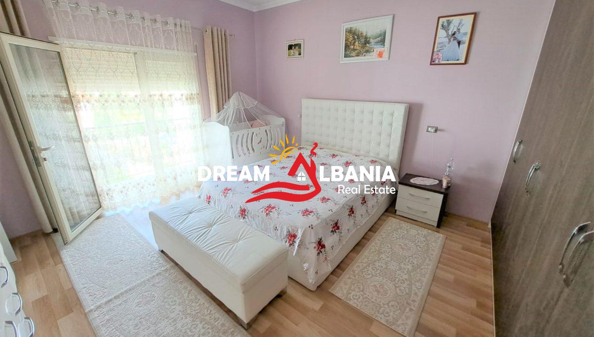 Jepet me Qera Vile Dyshe ne Mjull Bathore, ne afersi te Tegut ne Tirane (1)