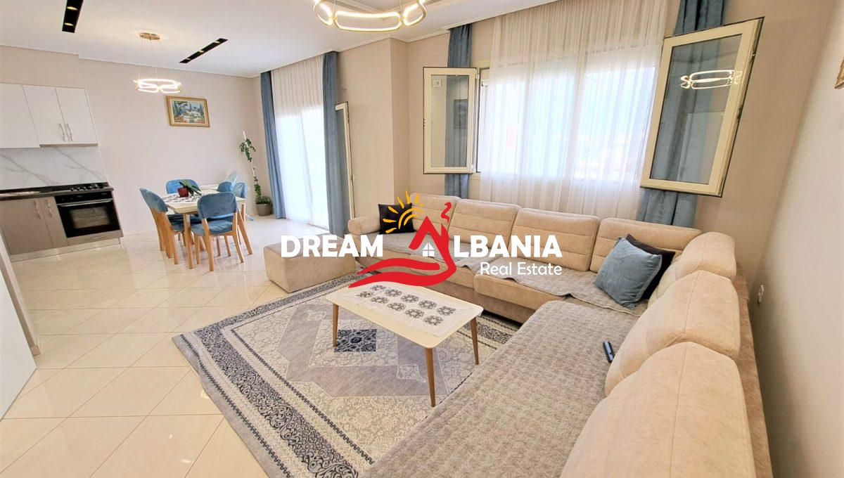 Jepet me Qera Vile Dyshe ne Mjull Bathore, ne afersi te Tegut ne Tirane (10)