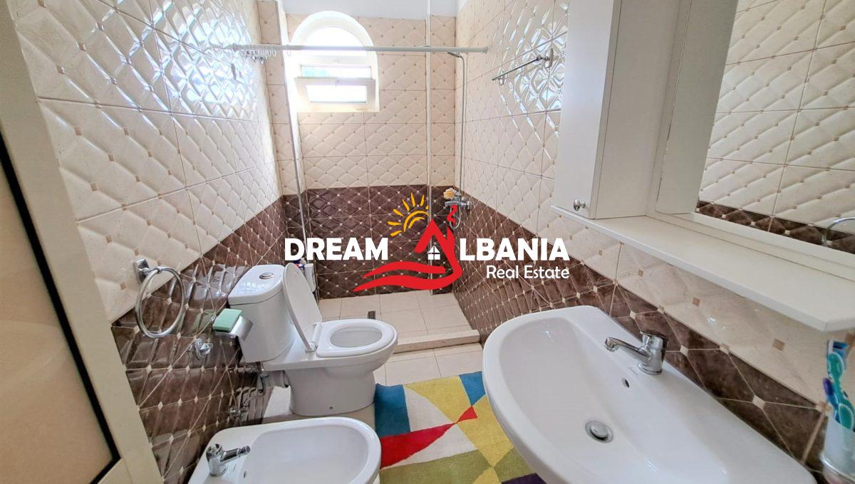 Jepet me Qera Vile Dyshe ne Mjull Bathore, ne afersi te Tegut ne Tirane (11)