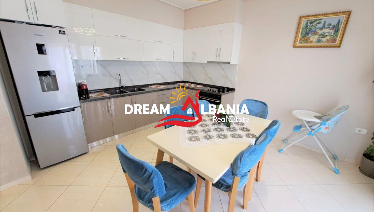 Jepet me Qera Vile Dyshe ne Mjull Bathore, ne afersi te Tegut ne Tirane (3)