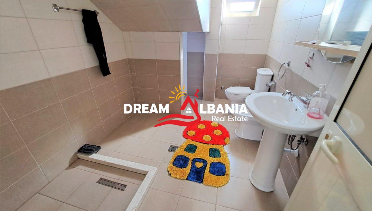 Jepet me Qera Vile Dyshe ne Mjull Bathore, ne afersi te Tegut ne Tirane (4)