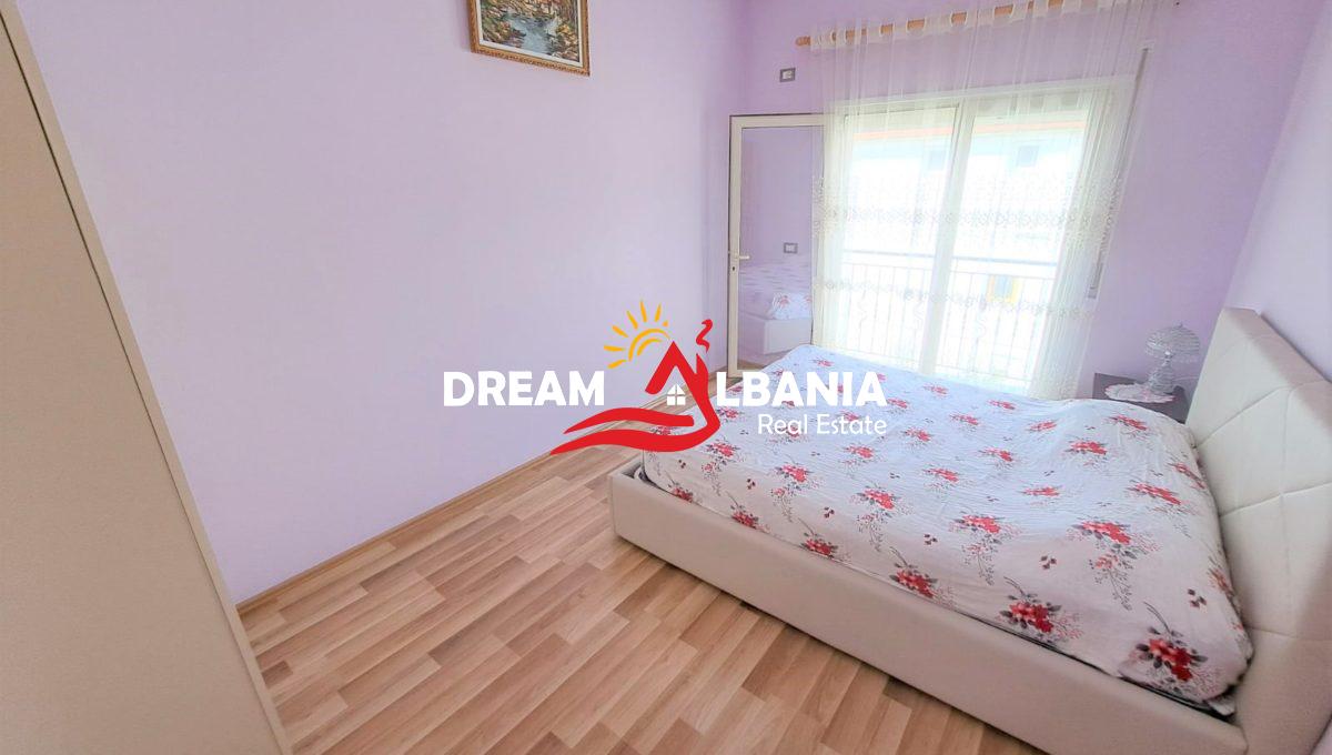 Jepet me Qera Vile Dyshe ne Mjull Bathore, ne afersi te Tegut ne Tirane (7)