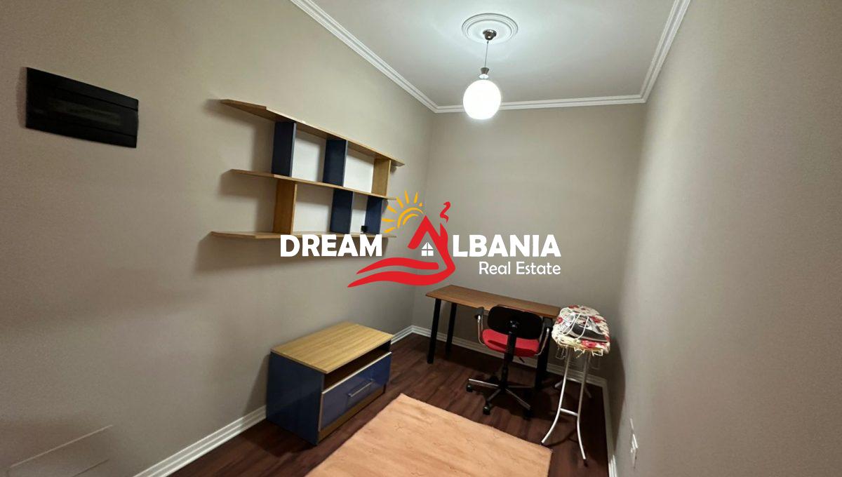 Jepet me qera apartament 2+1+studio dhe post parkimi tek rruga e Kosovareve prane Kompleksit Dinamo (ID 251262) (14)