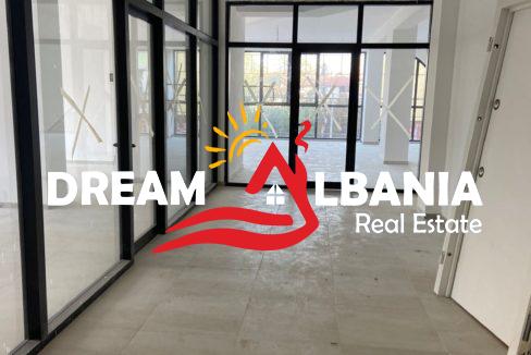 Jepet me qera ambient biznesi tek ish Parku, prane Report TV (ID 4261931) (2)