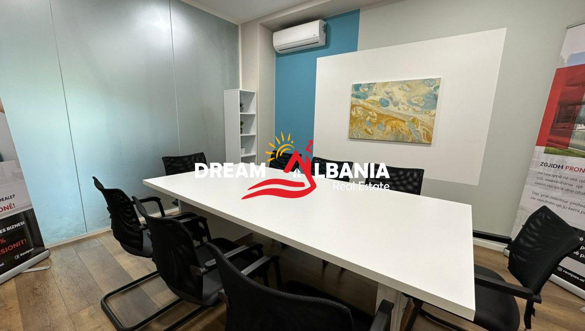 Ambjent per zyra me qera te Delijorgji prane Hotel Hilton (ID 4261941) (6)