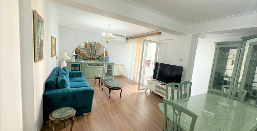 Two bedroom apartment for rent in Vaso Pasha street near Ama Kafe in Bllok