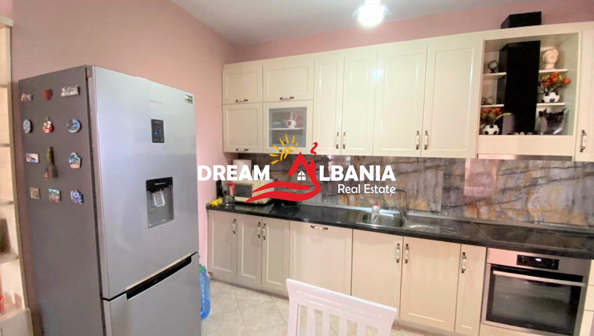 Apartament 2+1 me Qera tek Prokuroria e Rrethit (Rruga Mine Peza) ne Tirane (6)