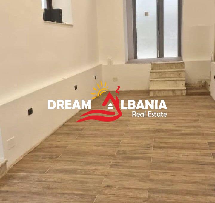 DYQAN PER SHITJE TE TRENI (1)