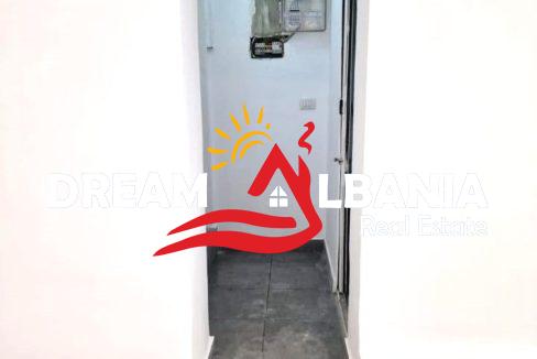 DYQAN PER SHITJE TE TRENI (4)