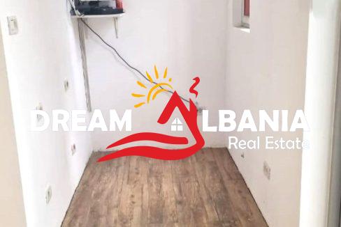 DYQAN PER SHITJE TE TRENI (5)