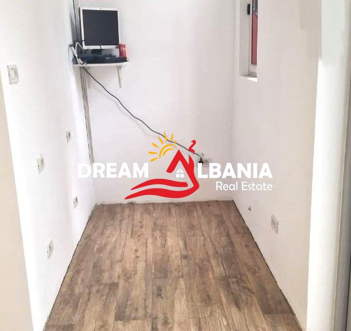 DYQAN PER SHITJE TE TRENI (5)