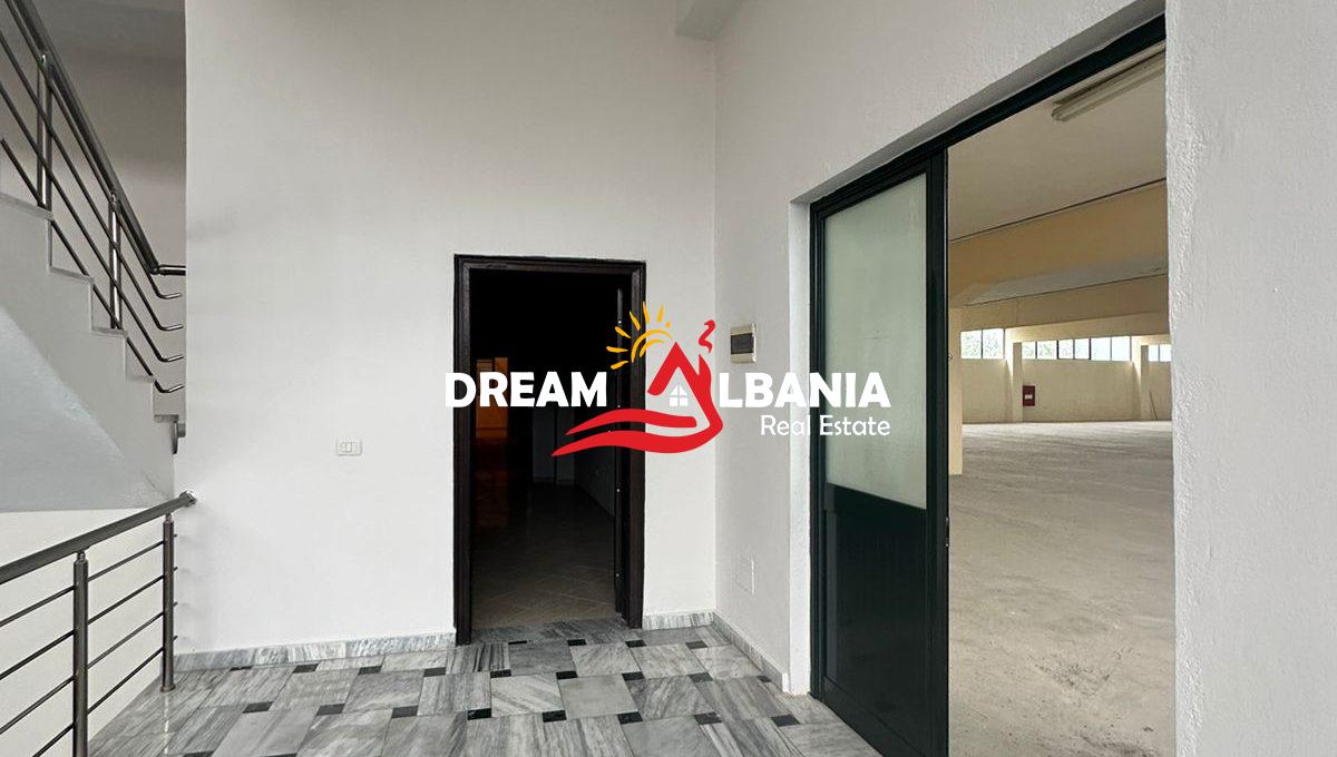 Magazine me qera ne Autostraden TR-DR prane City Park ne Tirane (ID 4281071) (1)