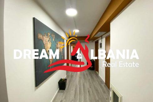 Jepet me qera ambient per zyra ne zonen e Bllokut, prane Petro Nini (ID 4261964) (4)