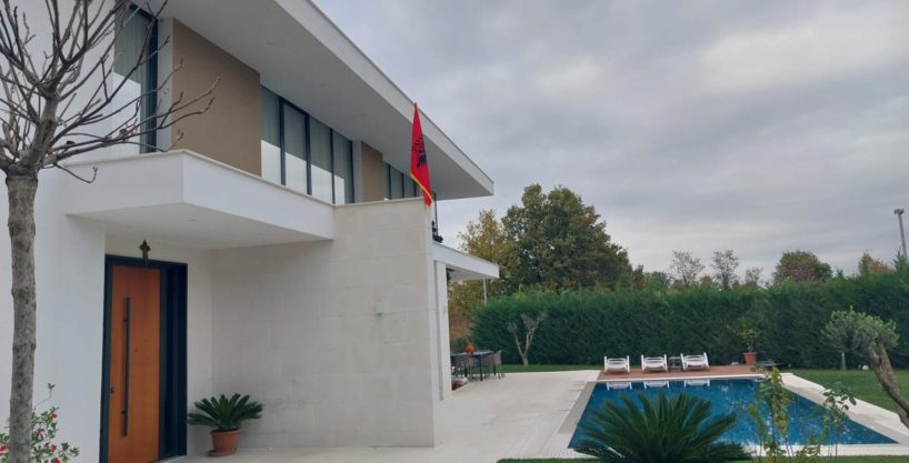 Super Villa Duplex 4+1+4+бассейн в аренду в Mjull Bathore в Acacia Hill (ID 4251341).