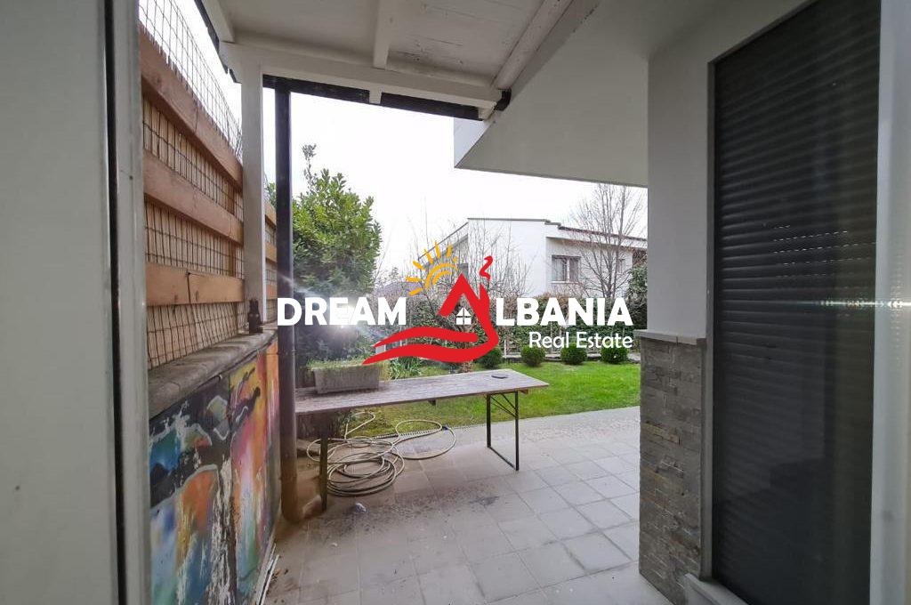 Vila me qera ne Tirane (1)