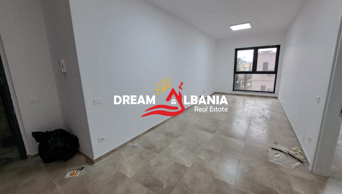 Zyra me qera ne Tirane (4)