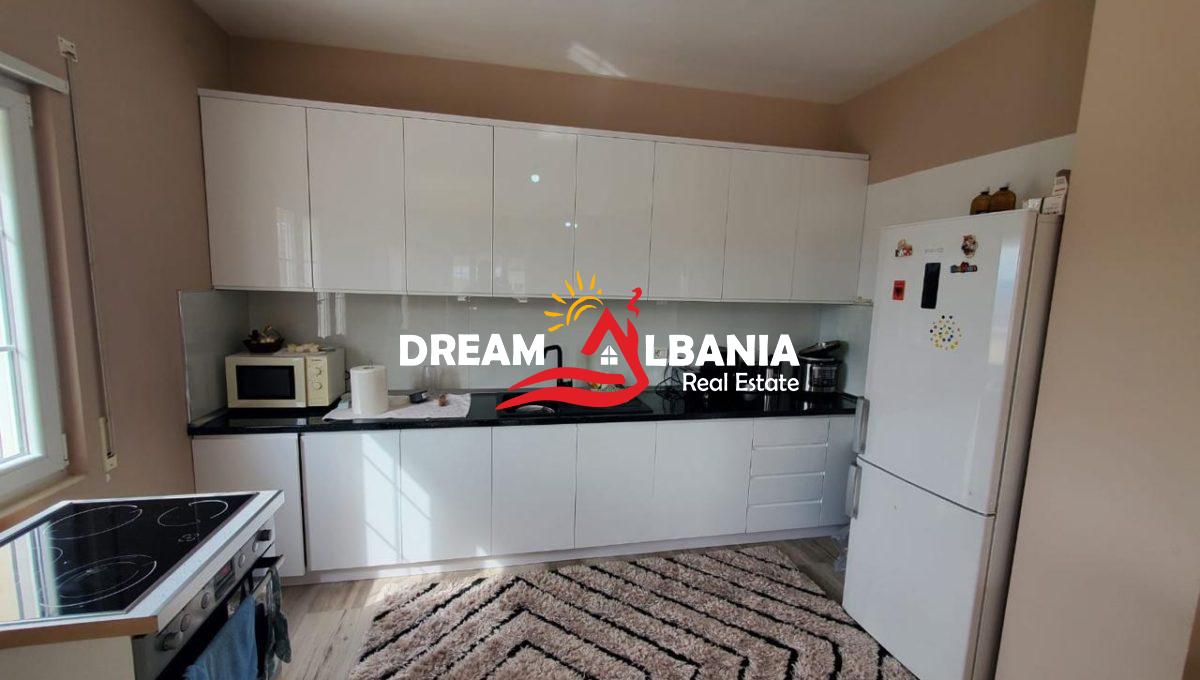 Apartament 3+1 me garazh ne shitje ne Fresk (4)