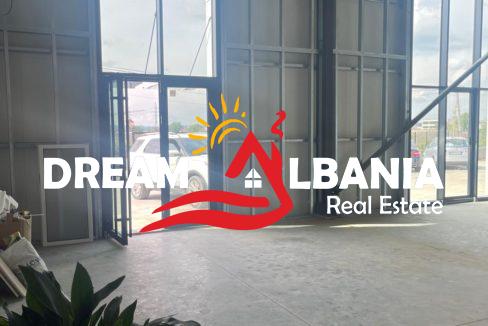 Jepet me qera magazine ne Mezez prane Top Channel (ID 4281220) (4)