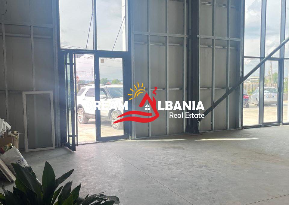 Jepet me qera magazine ne Mezez prane Top Channel (ID 4281220) (4)