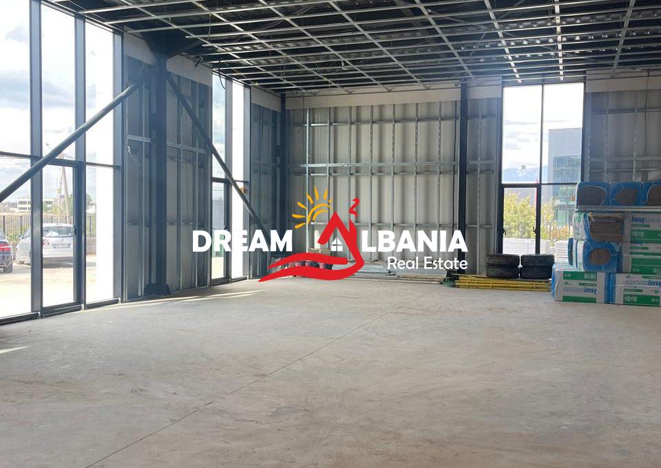 Jepet me qera magazine ne Mezez prane Top Channel (ID 4281220) (5)