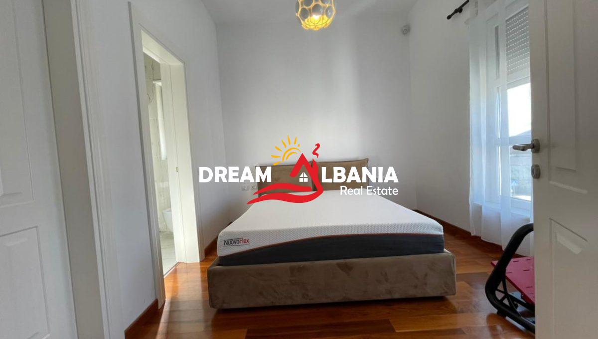 Vila me qera ne Tirane (2)