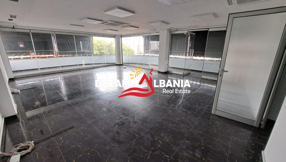 Zyra me qera ne Tirane (11)