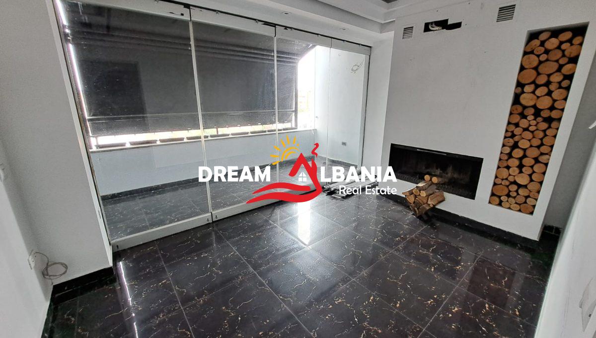 Zyra me qera ne Tirane (12)