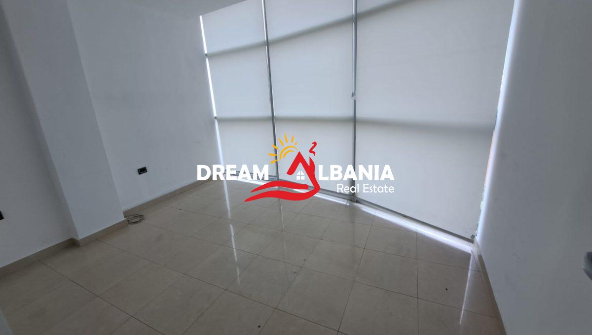 Zyra me qera ne Tirane (16)