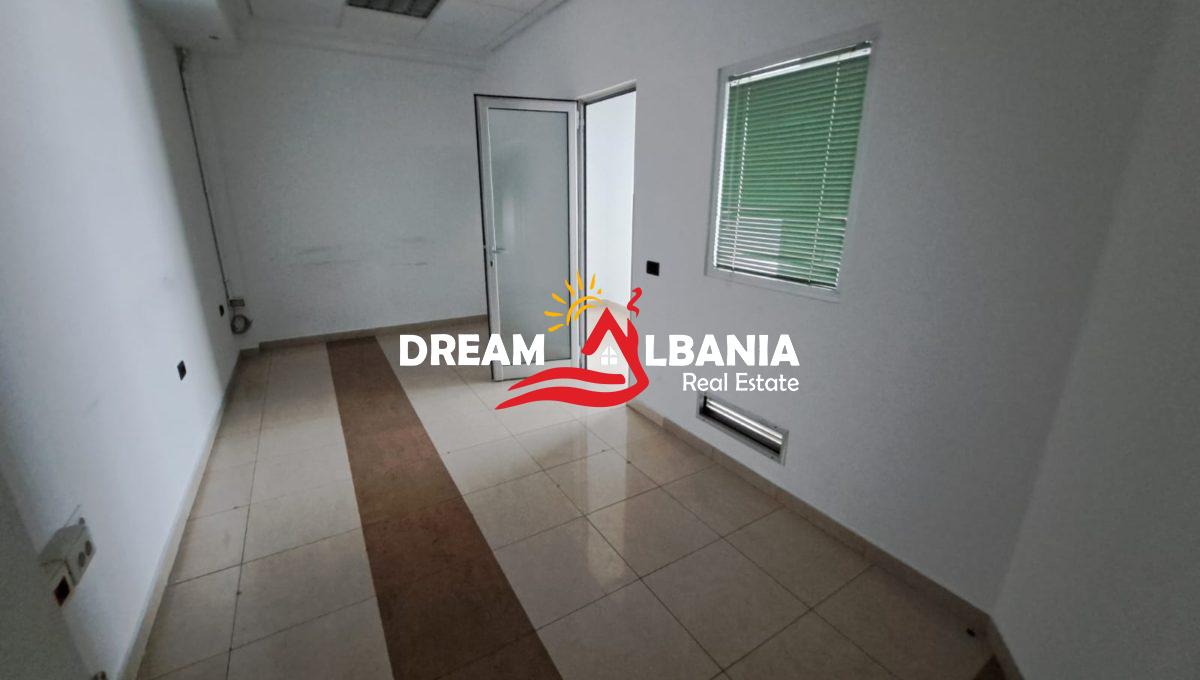 Zyra me qera ne Tirane (17)