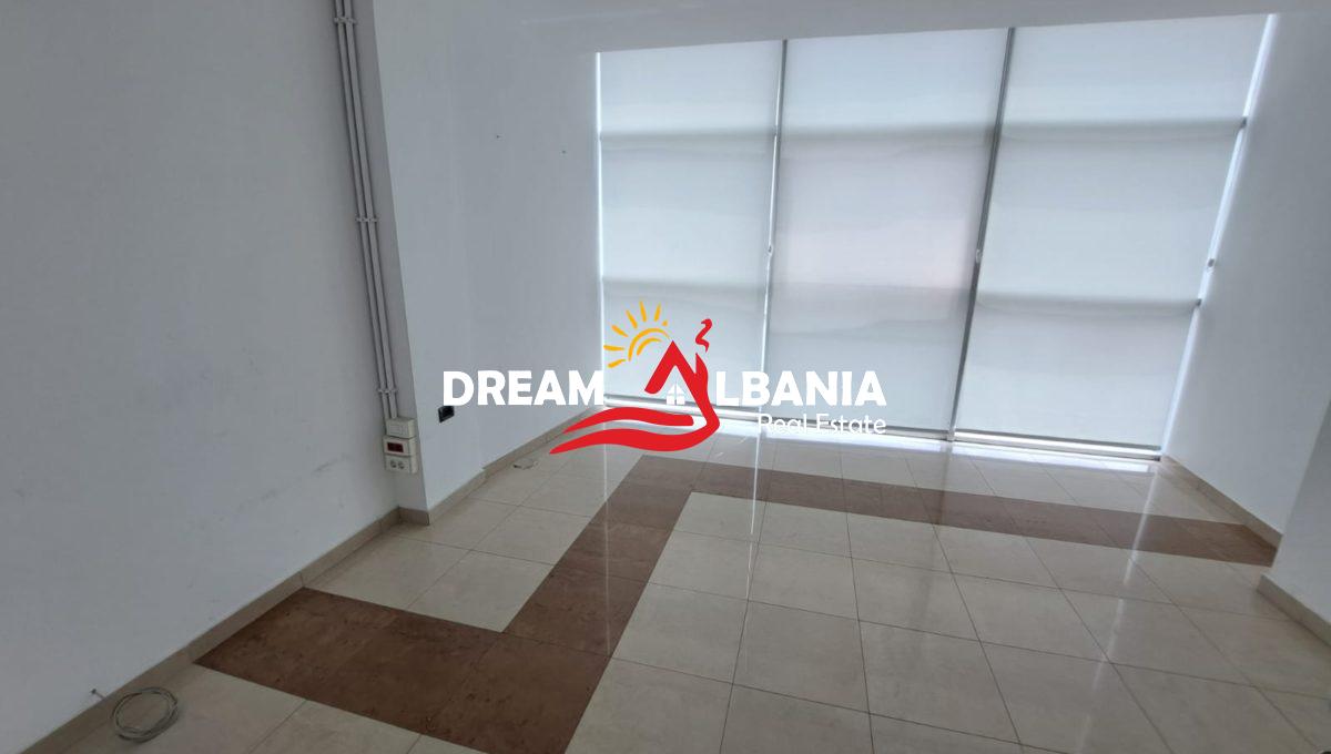 Zyra me qera ne Tirane (18)