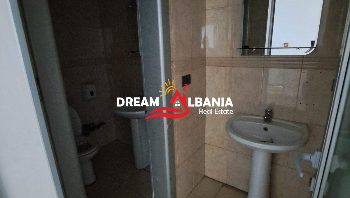 Zyra me qera ne Tirane (20)