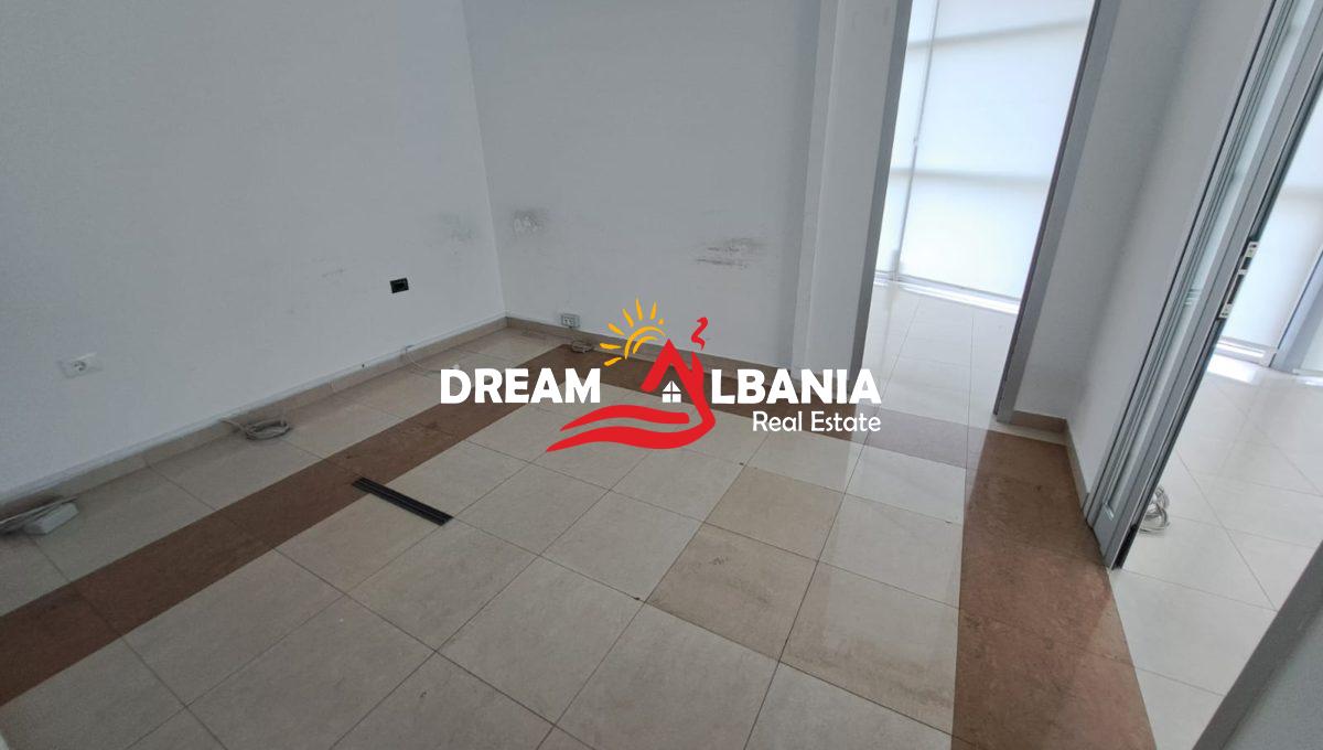 Zyra me qera ne Tirane (21)