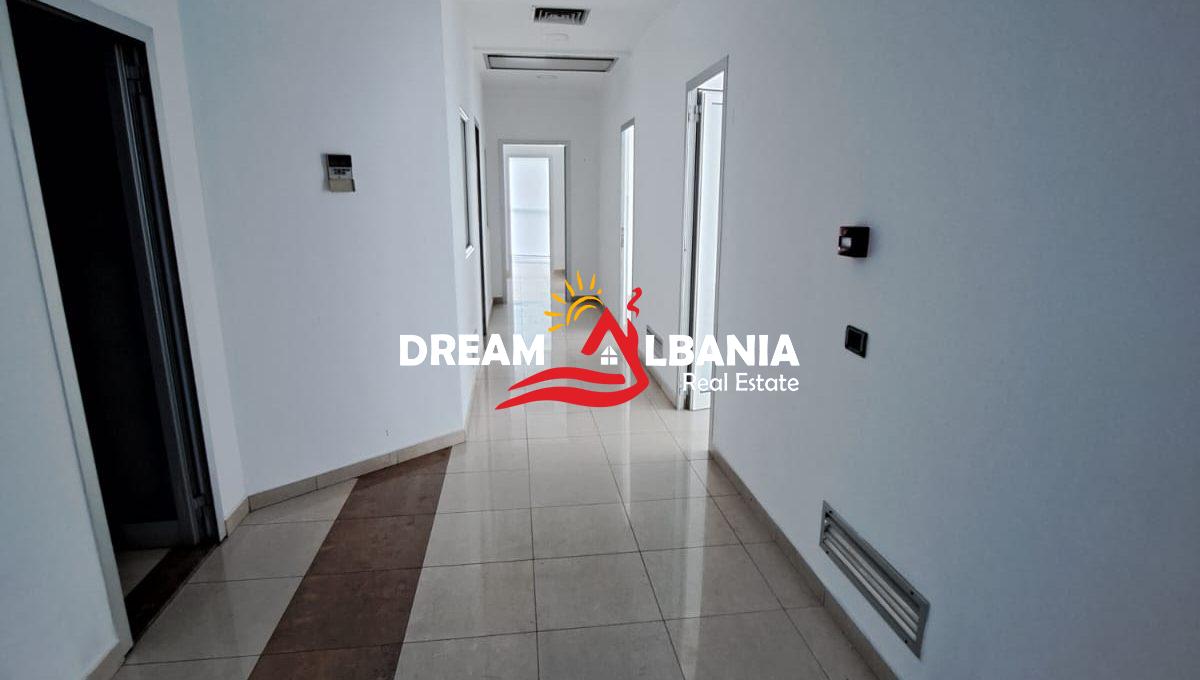 Zyra me qera ne Tirane (22)