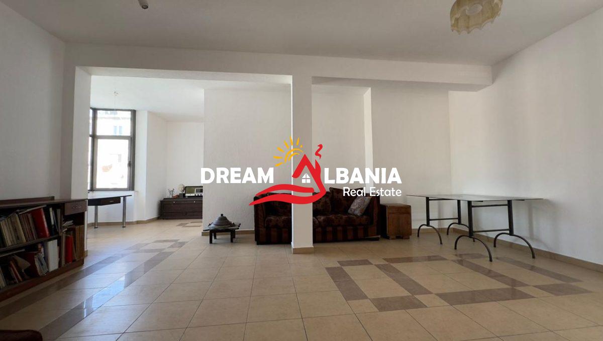 Ambient BiznesiZyre me Qera ne Qender, Midis Rr.Durresit dhe Rr.Kavajes ne Tirane (ID 42611115) (1)