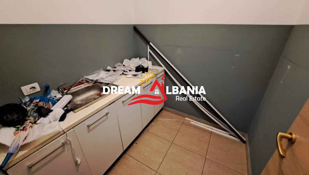 Ambiente biznesi ne shitje ne Tirane (4)