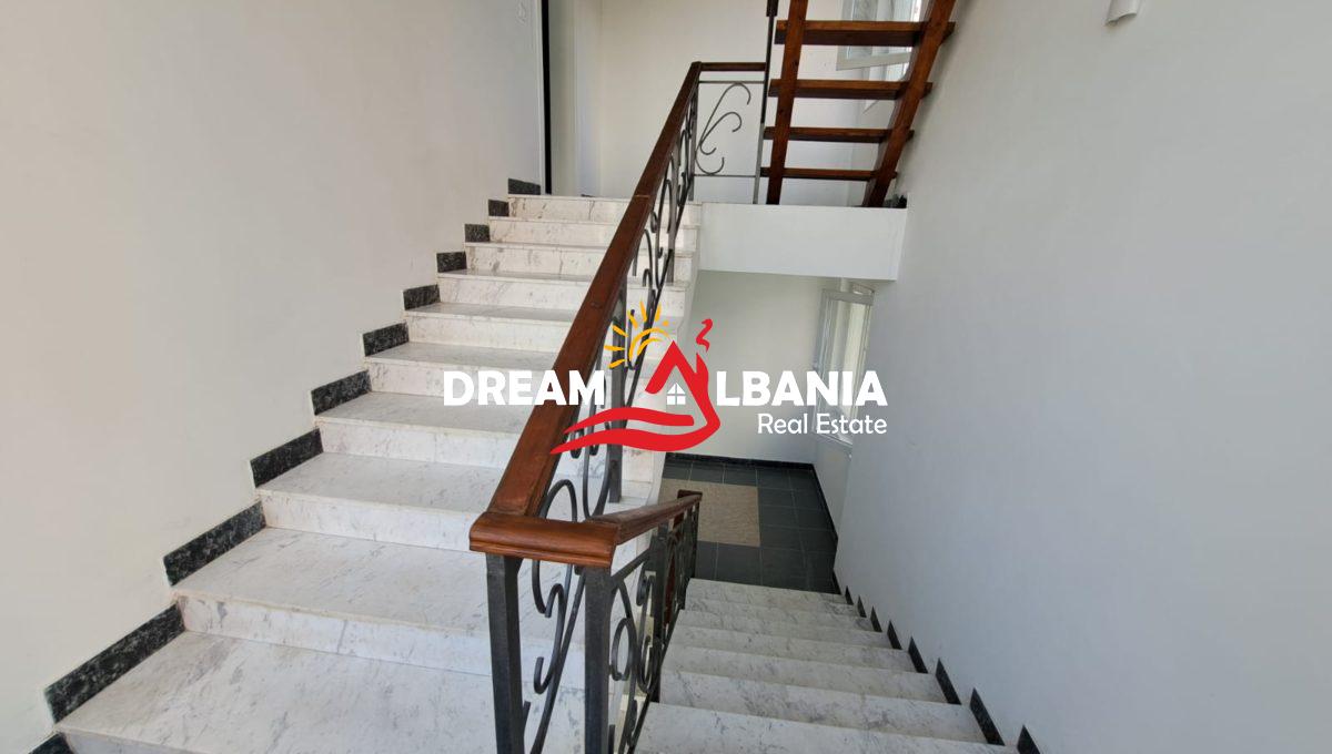 Zyra me qera ne Tirane (3)