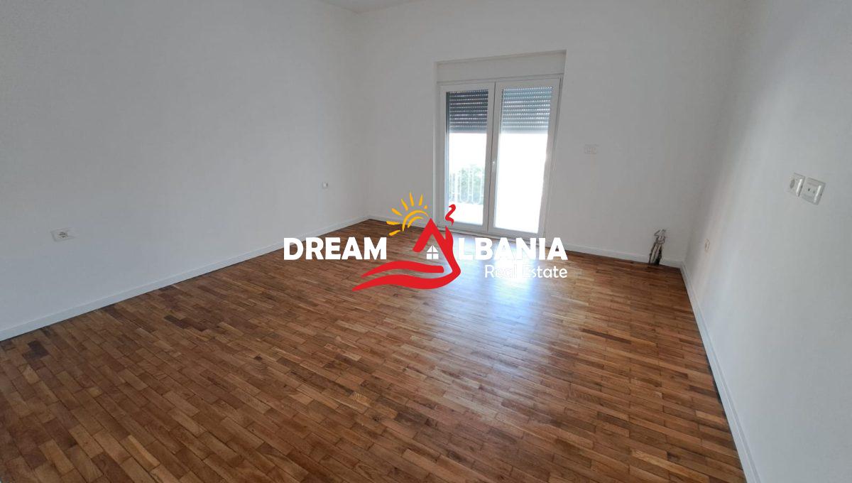 Zyra me qera ne Tirane (7)