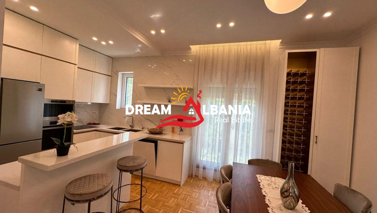 Jepet me qera vile 3 kateshe tek parku i Liqenit prane pallatit te Brigadave (ID 4251322) (9)
