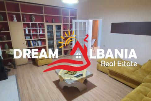 Vile rezidenciale me qera Laprake (1)