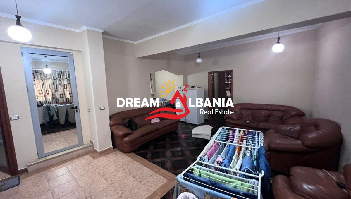 Vile 4-Kateshe ne Shitje, brenda Unazes Vogel