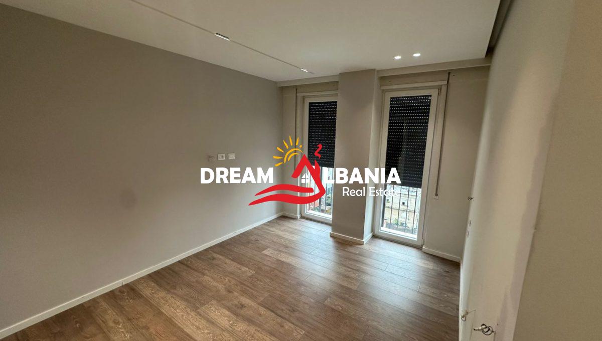 Jepet zyre me qera tek 21 Dhjetori (ID 4261716) (12)