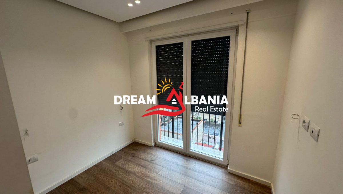 Jepet zyre me qera tek 21 Dhjetori (ID 4261716) (15)