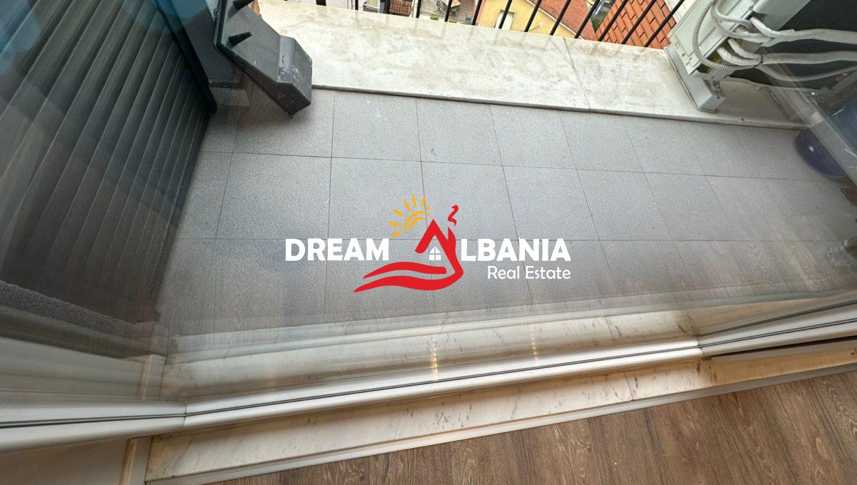 Jepet zyre me qera tek 21 Dhjetori (ID 4261716) (3)