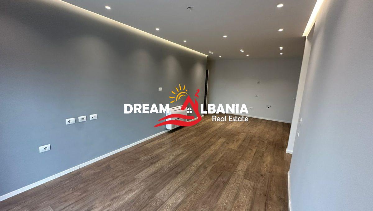 Jepet zyre me qera tek 21 Dhjetori (ID 4261716) (9)