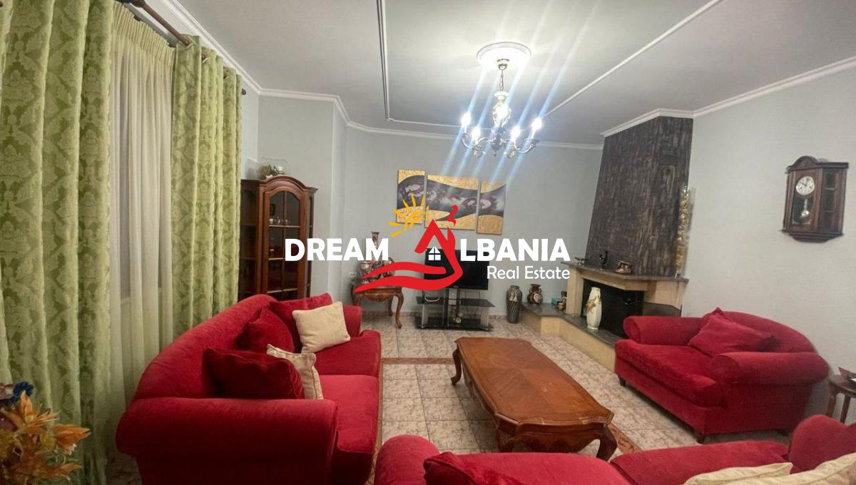 Kati i 2 i nje vile me qera, Tregu i Ri Elektrik (4)