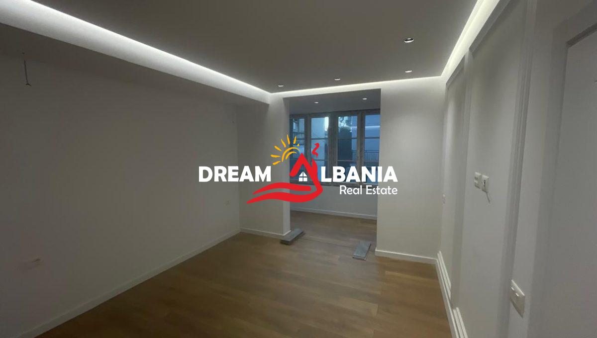 db60bb2e-0fe0-4b9b-98aa-217697daf657